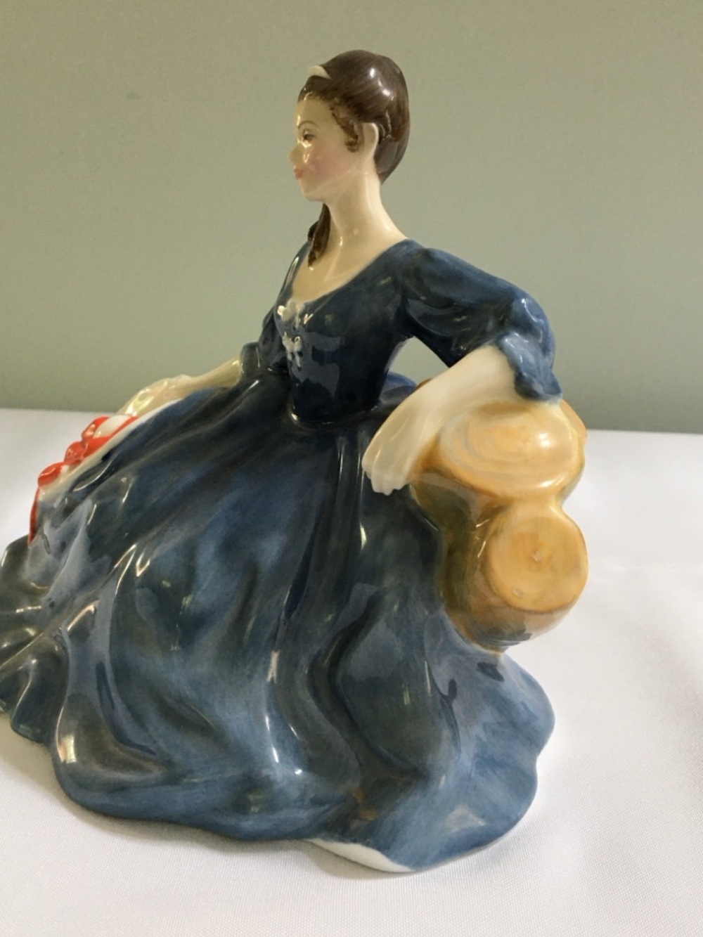 Vintage Goebel W. Germany Porcelain Figurine – European Collectible - Picture 4 of 14